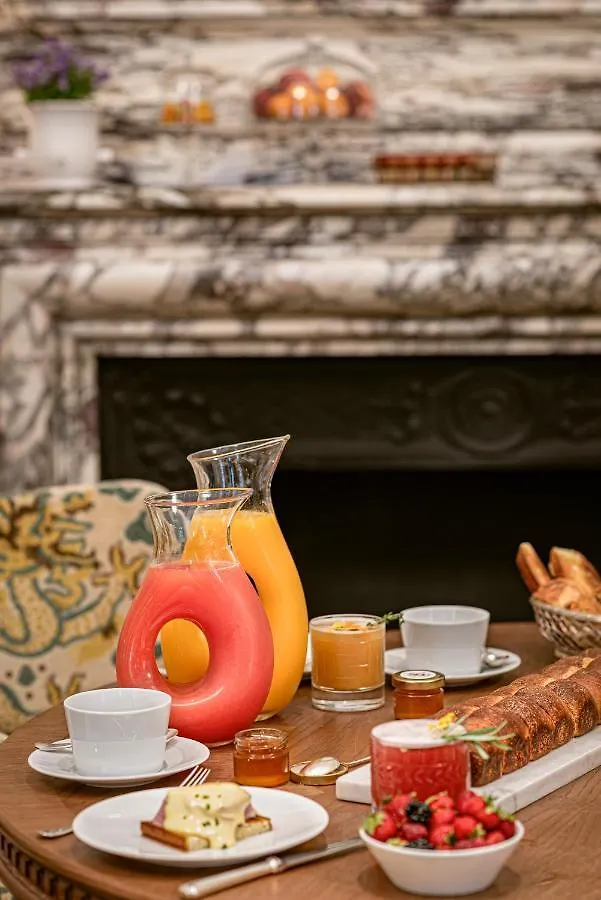 Saint James Paris Hotel