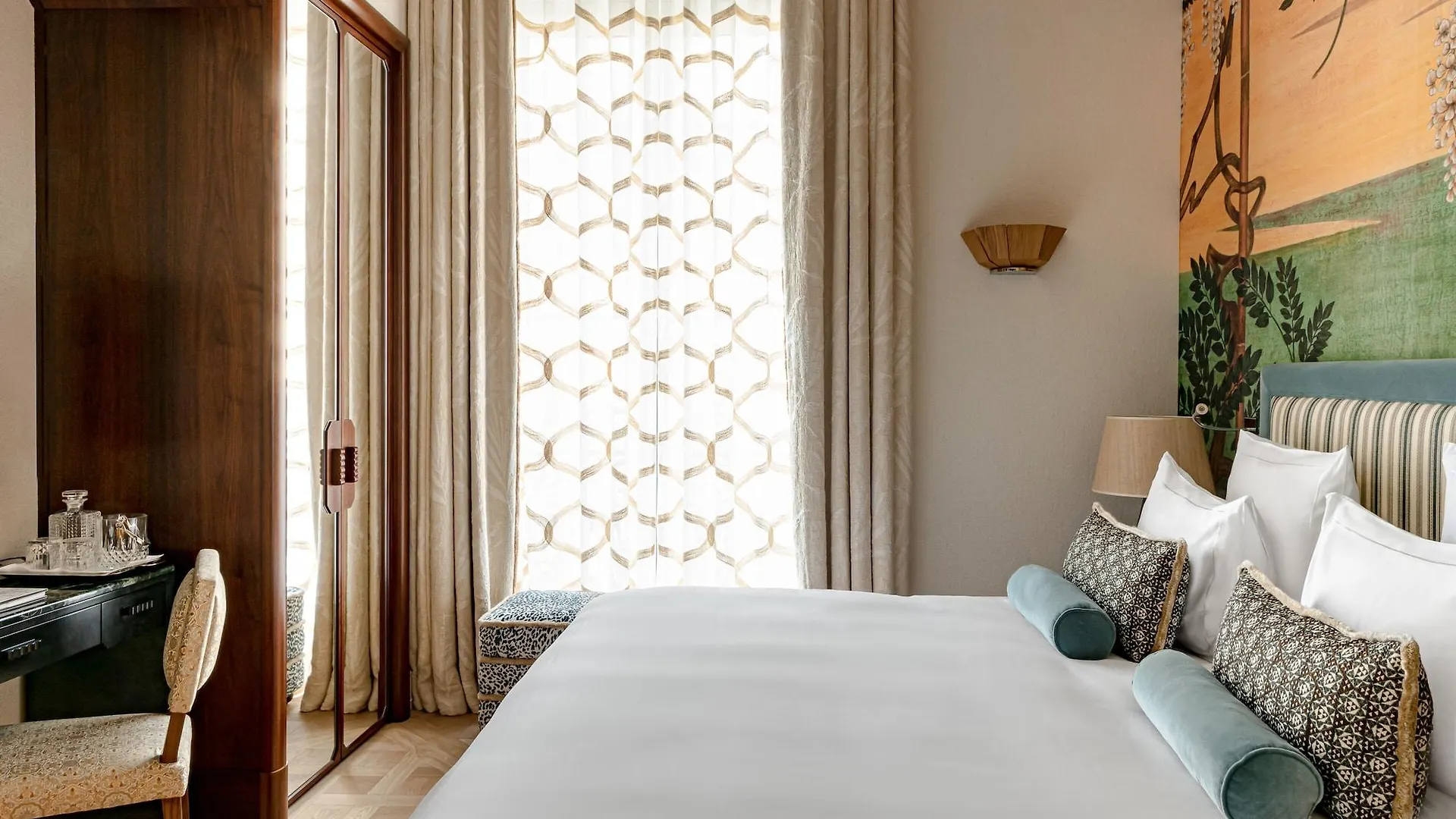 Saint James Paris 5*,