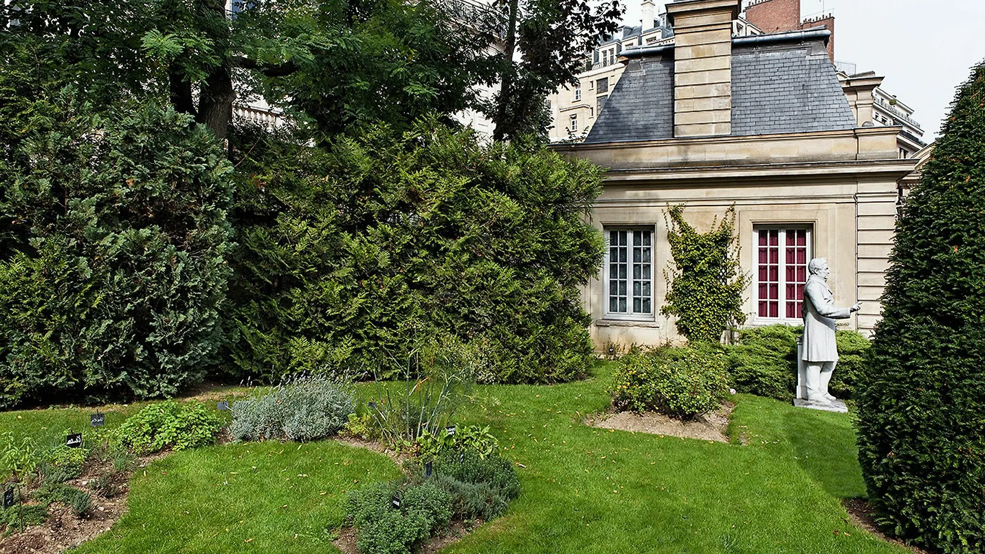 Saint James Paris