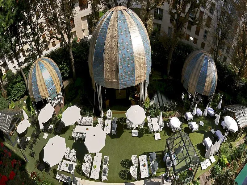 Saint James Paris 5*,