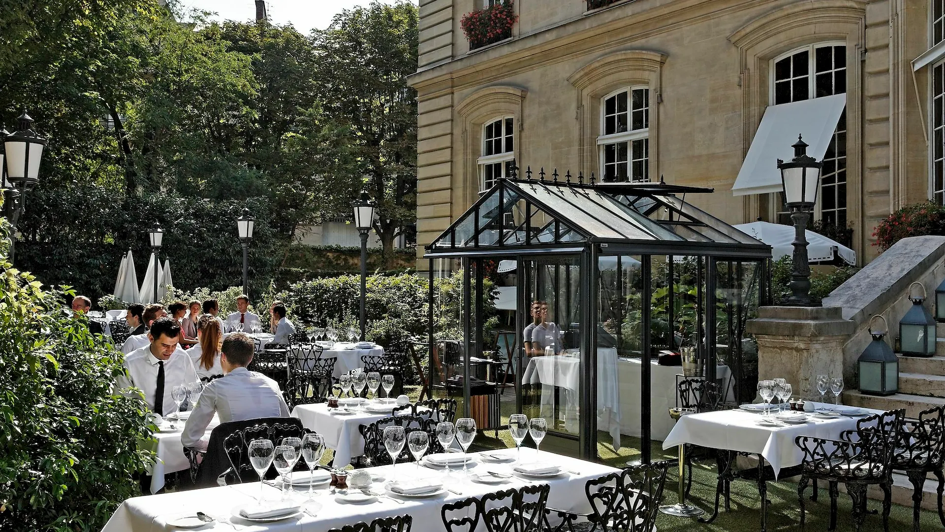 Saint James Paris 5*,