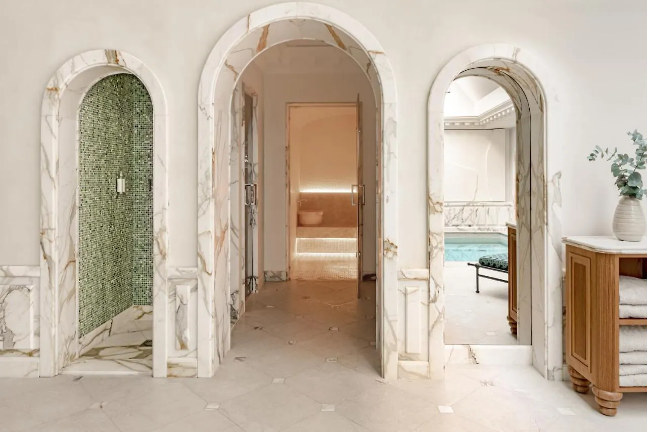 Saint James Parigi Hotel