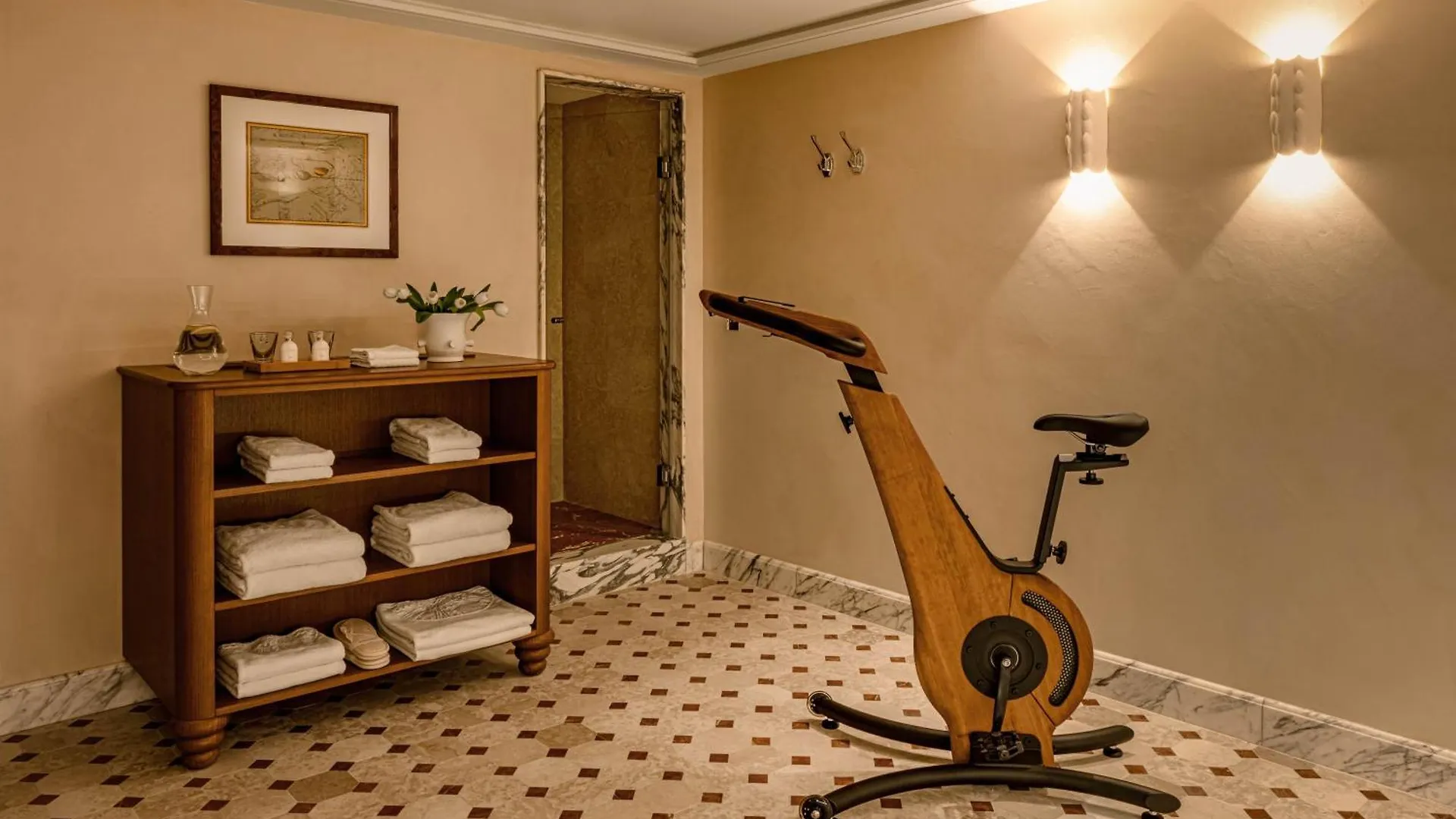 Saint James Parigi 5*,  Francia